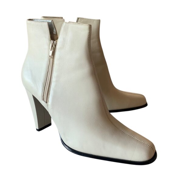 NEWPORT NEWS Solid Off-White Leather Square Toe Lined Ankle Boots NWOT 11M - Picture 1 of 9